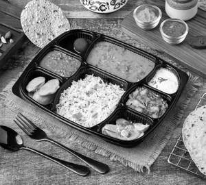 Veg Deluxe Thali
