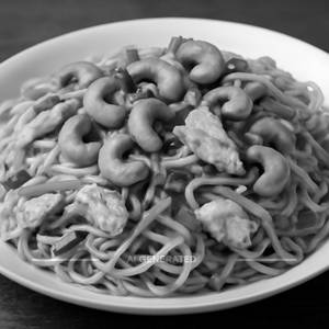 Egg cashew noodles