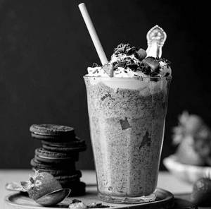 Strawberry Oreo Thickshake