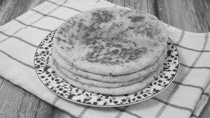 Aloo mix naan