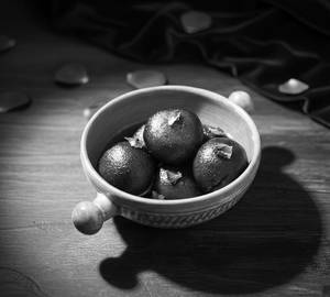 Jamun Bomb (Gulab Jamun) 6 Pieces