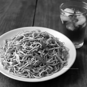 Veg. Chowmein + Ice Tea