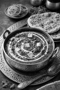 Palak Paneer Missi Roti