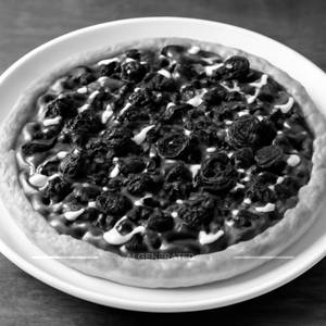 Milk oreo chocolate pizza