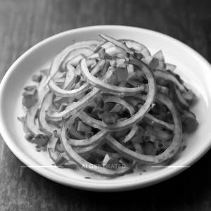 Onion salad