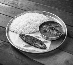 Fish platter white red rice  fish curry  1 fish fry