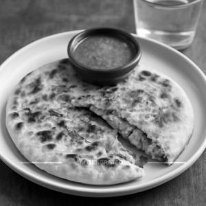 Paneer Stuffed Kulcha