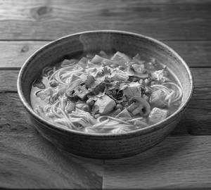 Thukpa chicken soup