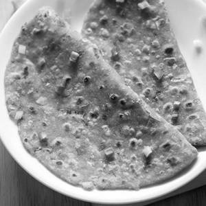 Homestyle Spring Onion Paratha [1 Pc]