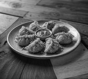 Chicken kurkure momos