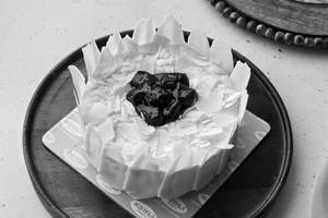 White Forest Cake