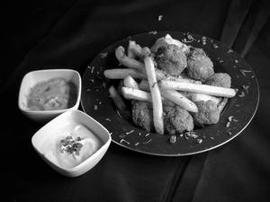 Chicken Popcorn With Fries
