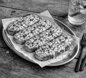 Supremo Garlic Bread