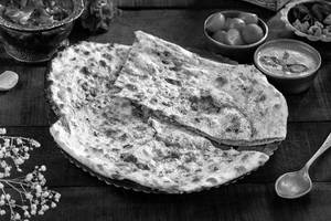 Paneer Stuffed Naan