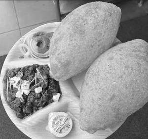 Chana Batura(choola Poori)