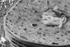 Onion Prantha Combo