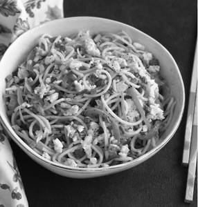 Classic Hakka Noodles- Chicken & Egg