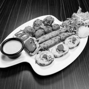 Tandoori veg platter [16 pieces]
