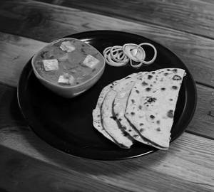 Paneer Masala With 4 Tawa Roti