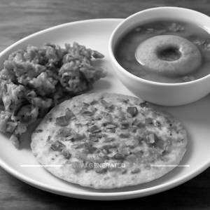 Bhajiye bhaje + Uttappa + Rassa vada                                                                                 