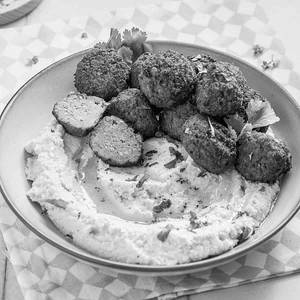 Falafel With Hummus