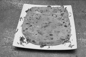 2 Maa Special Ajwain Kali Mirch Paratha With Curd