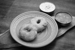 Sambar Vada (2 PCS)
