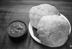 Punjabi Chole Bhatoora (2 Pcs)