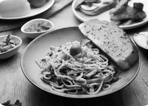 Chicken Aglio Olio E Peperoncino Pasta