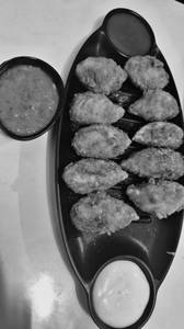 Veg momos kurkure [10 pieces]