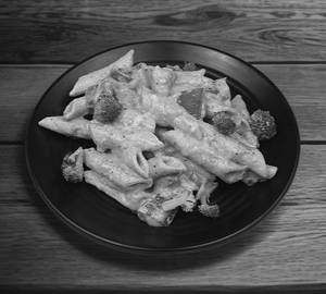 Maska Man Signature Pesto Pasta