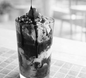 Hot Chocolate Fudge With Nuts