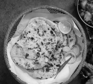 Chilli Garlic Naan Green