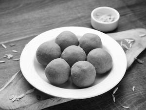 Moong Laddu