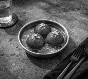 Gulab Jamun (1pc)
