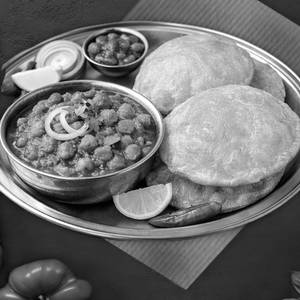 Chole Puri (2 Pcs)