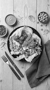 Wholesome Quinoa With Chickpeas Salad V