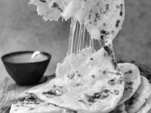 Cheese Garlic Naan