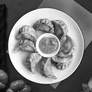 Fried Momos (10 pcs)