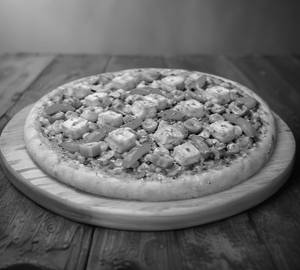 Paneer tikka pizza