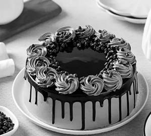Classic Dark Chocolate Eggless Cake (Half Kg)