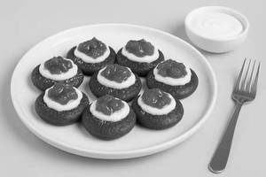 Red Velvet Strawberry Cream Cheese Mini Pancakes [8 Pieces]