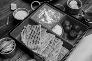 Paneer Makhani Comfort Meal (with Rice Or Parantha)