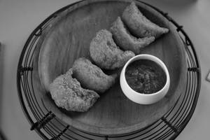 Mix Veg Kurkure Momo