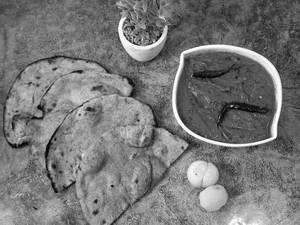 Special Aloo Pyaj + 2 Tikkad