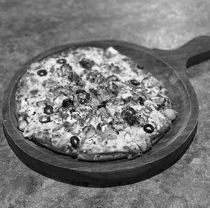 Wood-fired Tandoori Paneer Tika Pizza