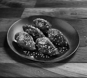 Paneer pan fried momos