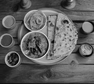 Butter Chicken + 4 Tandoori Rumali Roti