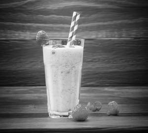 Strawberry milk shake