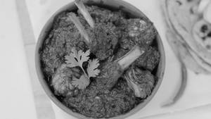 Tikona Paratha(3 Pcs) With Champaran Special Mutton